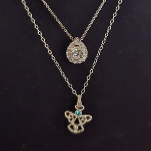 Lot of 2 dainty pendant necklaces